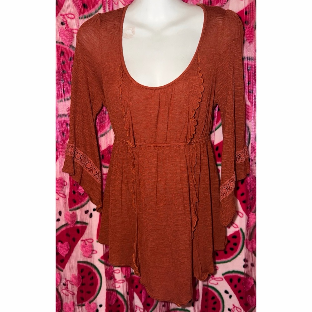 ❤️ Decree Fairycore Blouse with Pointed Hem and Lace Accents